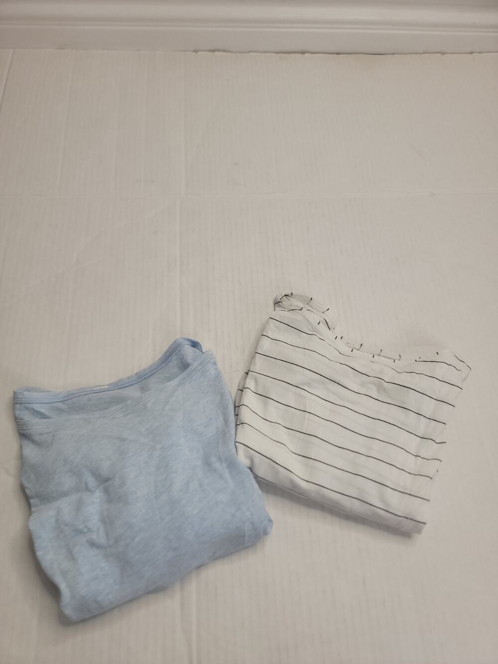 Lululemon Back In Action Top LOT (2) Womens Sz 8 Long Sleeve Relaxed Fit